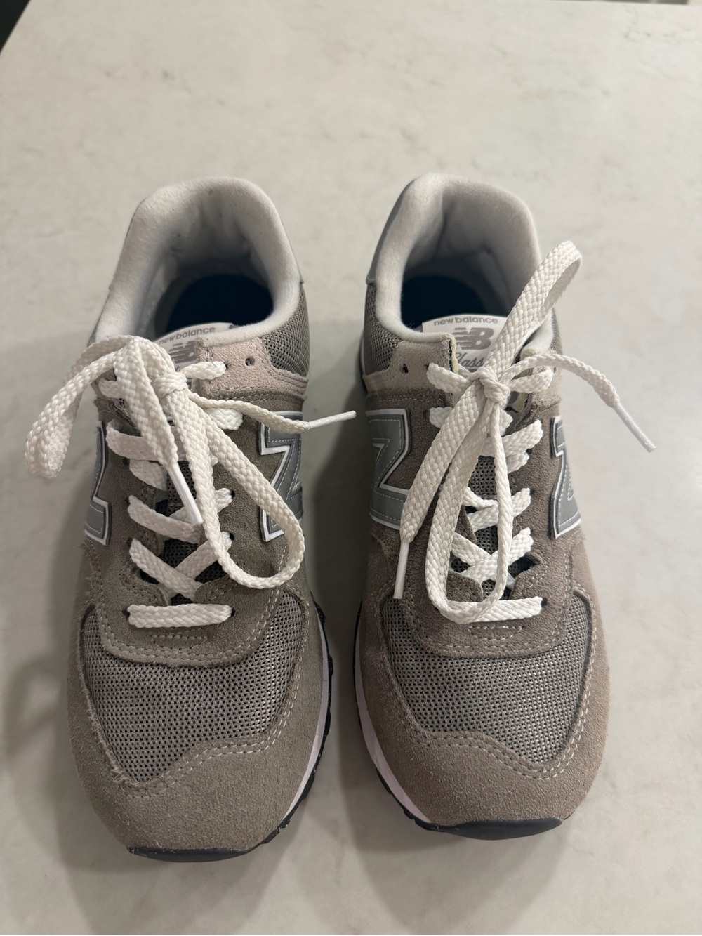 New Balance 574 Classic Gray Sneakers Women’s Size 8.5 - Picture 2 of 9